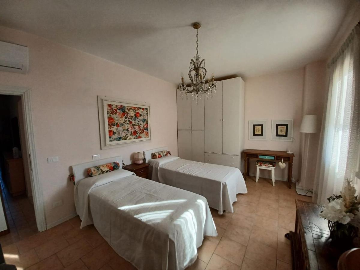 Casa Vacanze L'Acquerello Lari Eksteriør billede